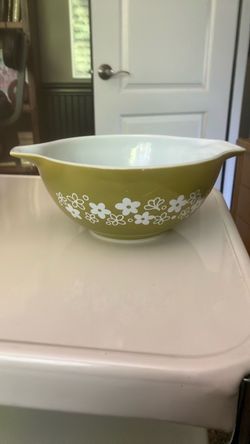 Pyrex Spring Blossom Green Cinderella Mixing Bowl