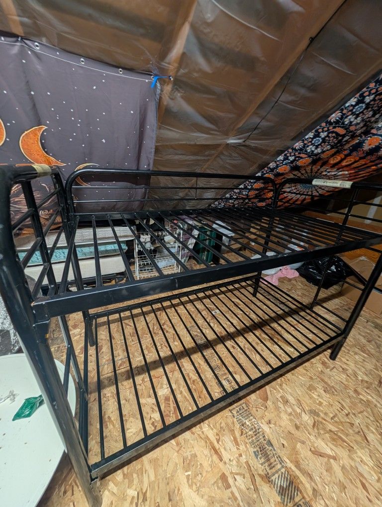 Bunkbed Black Metal Frame