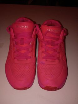 Hot Pink 🩷 Sketchers size 9