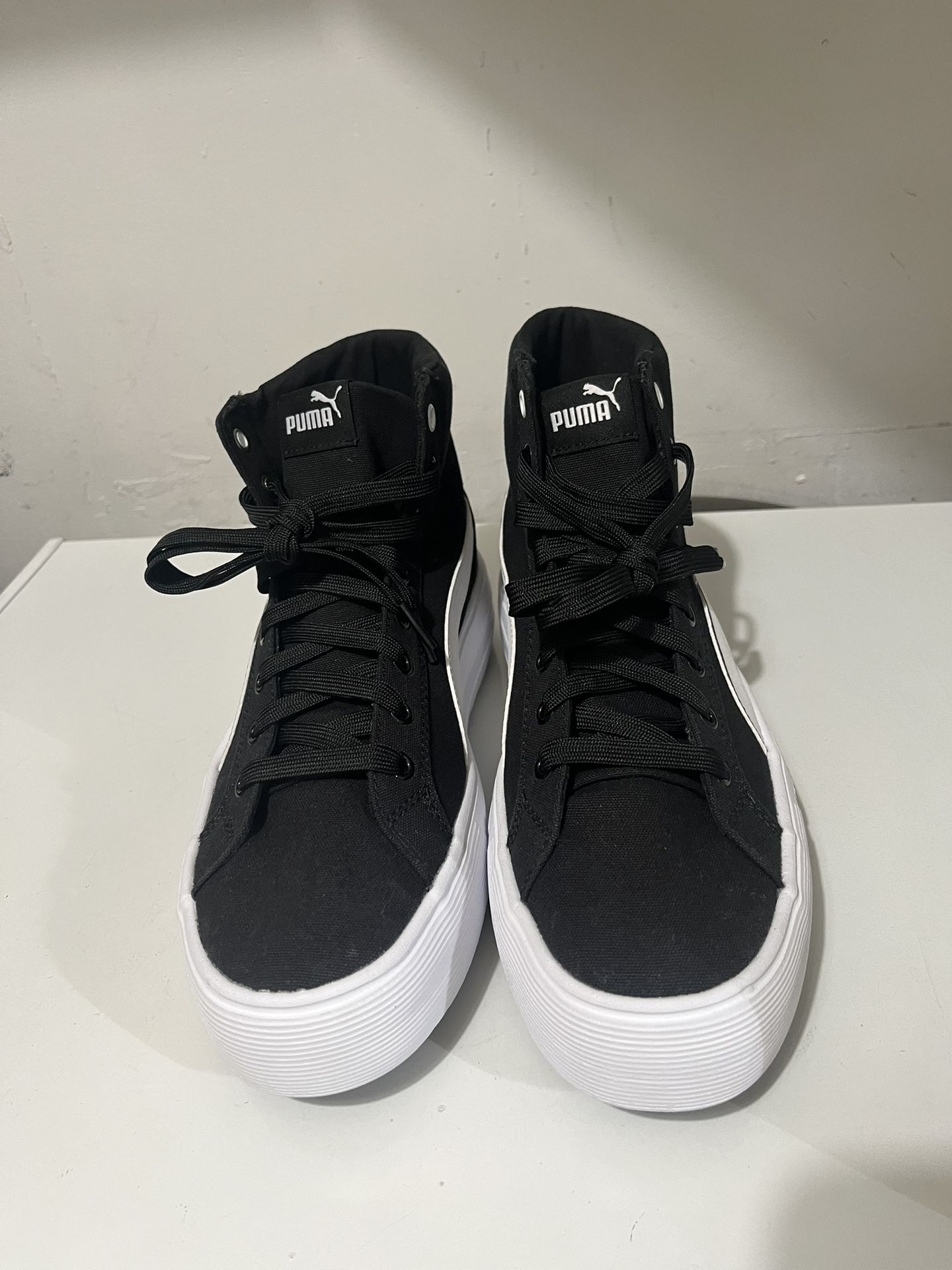 PUMA Women's Kaia 2.0 Mid Sneaker 8.5