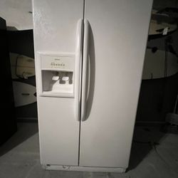 Kenmore Excellent Working Side-By-Side Refrigerator Freezer 