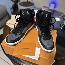 Louis Vuitton Sneakers - Like New!