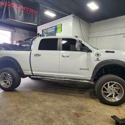 LIFT KIT 7" RAM 2500 / FINANCING AVAILABLE 