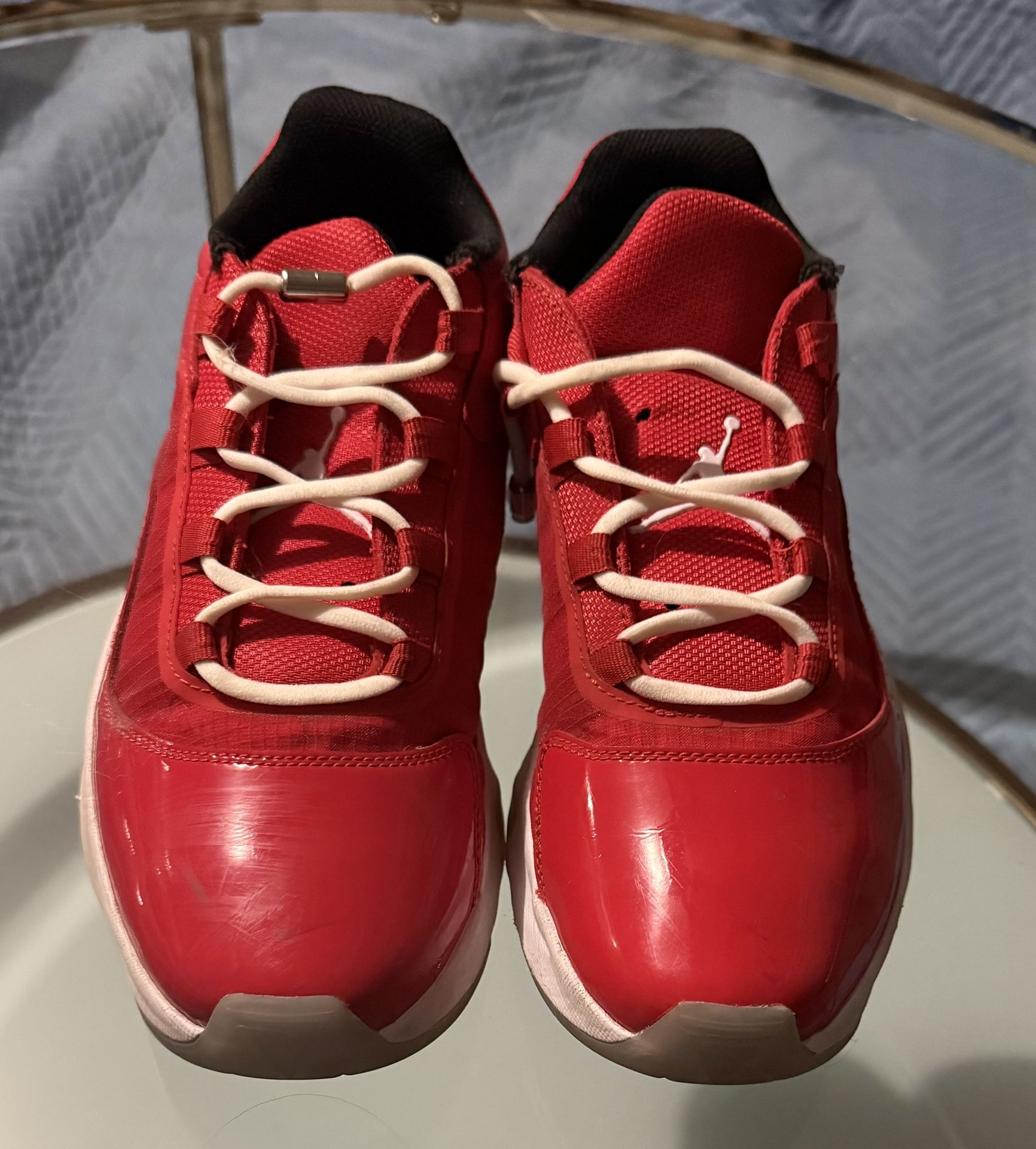 Size 9.5 Jordan 11 CMFT Low University Red Basketball Shoes