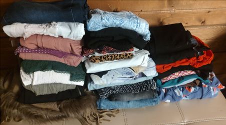 Bundle of women's (x small + small) clothing - 16 pounds