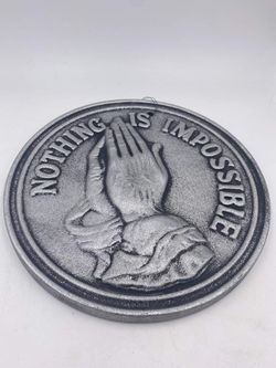 Praying Hands "Nothing is Impossible" Circle Wall Decor Great Condition Thumbnail