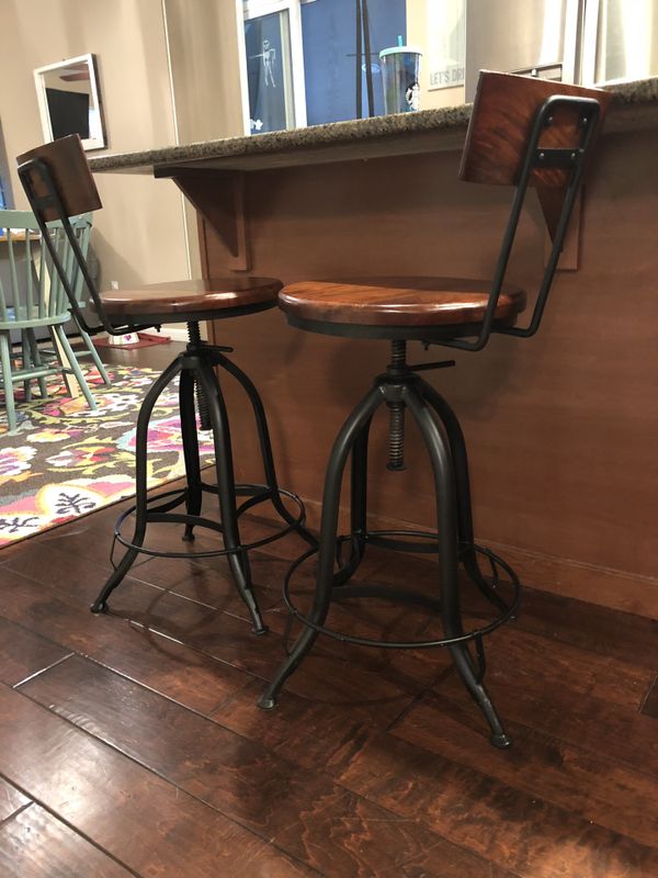 Kitchen Island Bar Stools Gently Used Height Adjule And They Kitchen Island Bar Stools Gently Used Height Adjule And They Spin