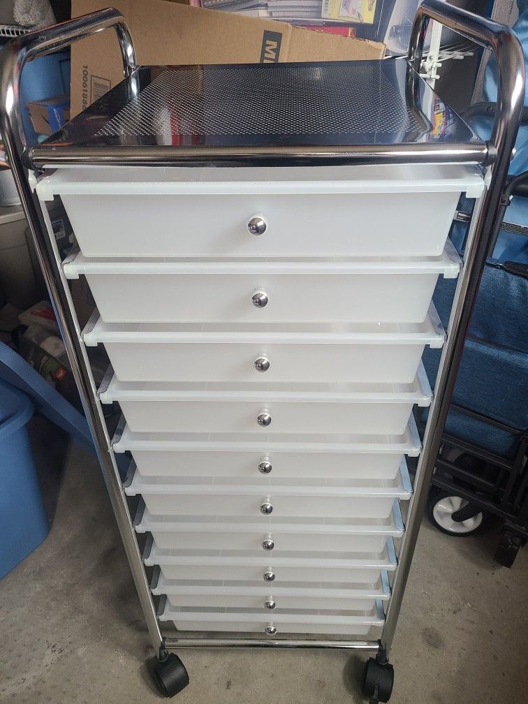 10 Drawer Rolling Cart