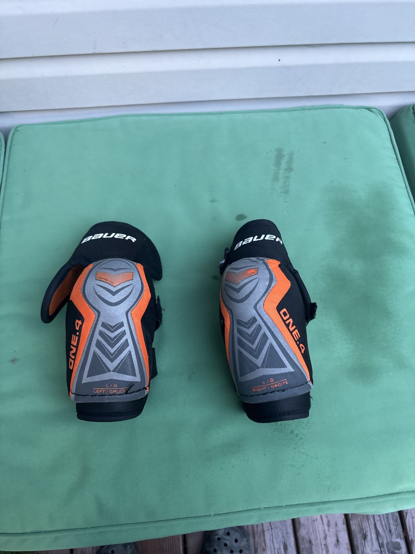 Bauer Shoulder Pads