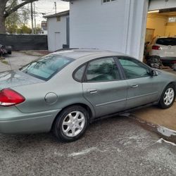 2006 Ford Taurus