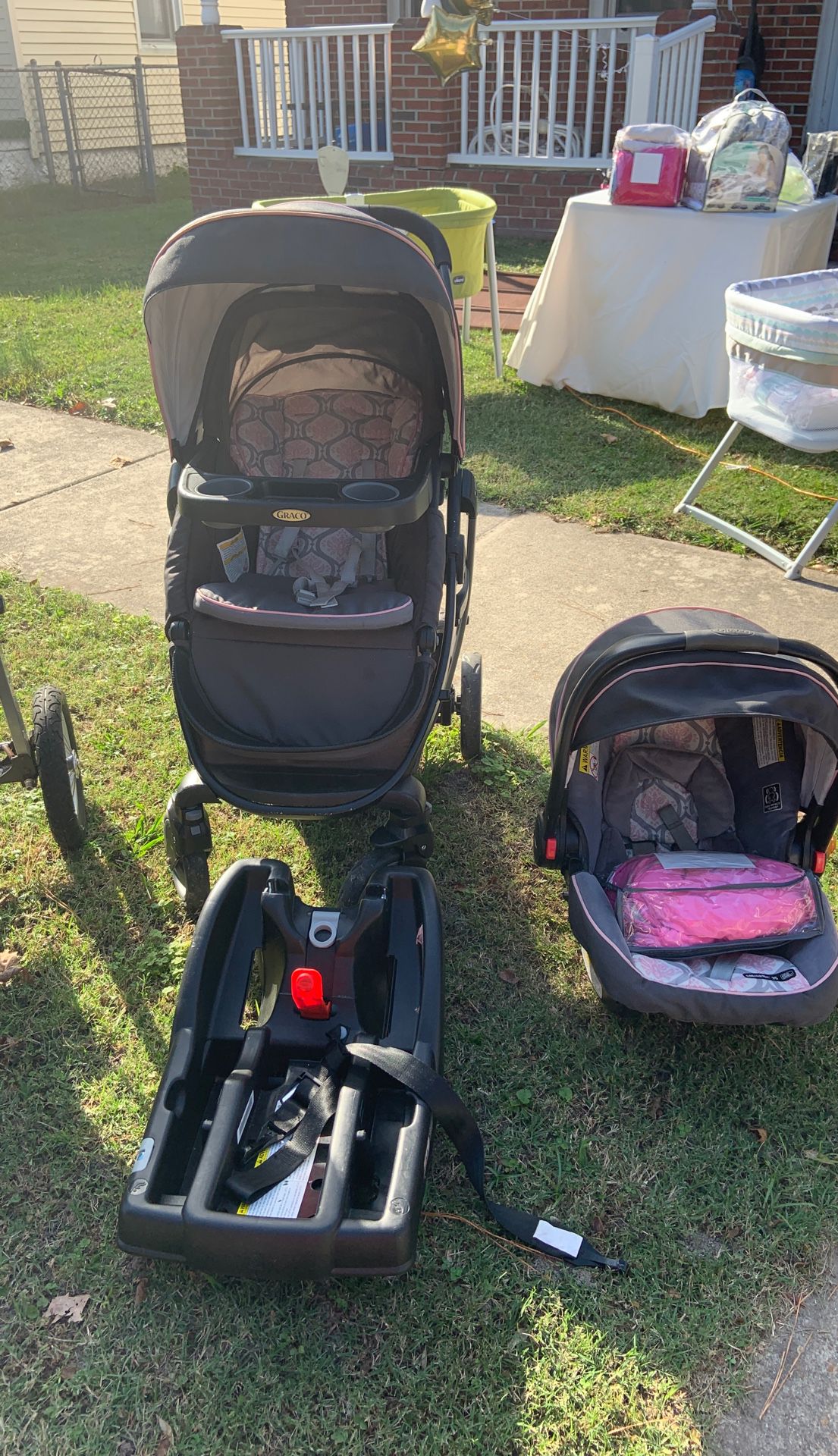 Grace modes stroller system with click connect base
