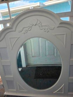 Good Condition White Wood Dresser Mirror – Hearts & Ribbons $25