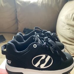 HEELYS SIZE 13c Youth 