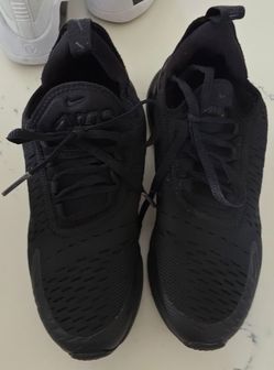 Boys Nike Air 270s