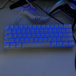 Rk Royal Kludge Wired 65 % Keyboard (Blue Switches)
