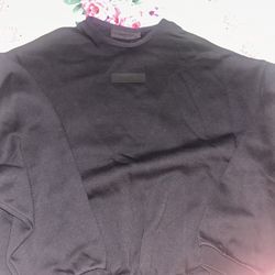 essential crew neck size xs