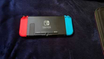 Nintendo Switch + Travel Case