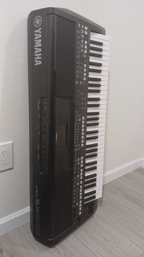 Yamaha Keyboard PSRX 600