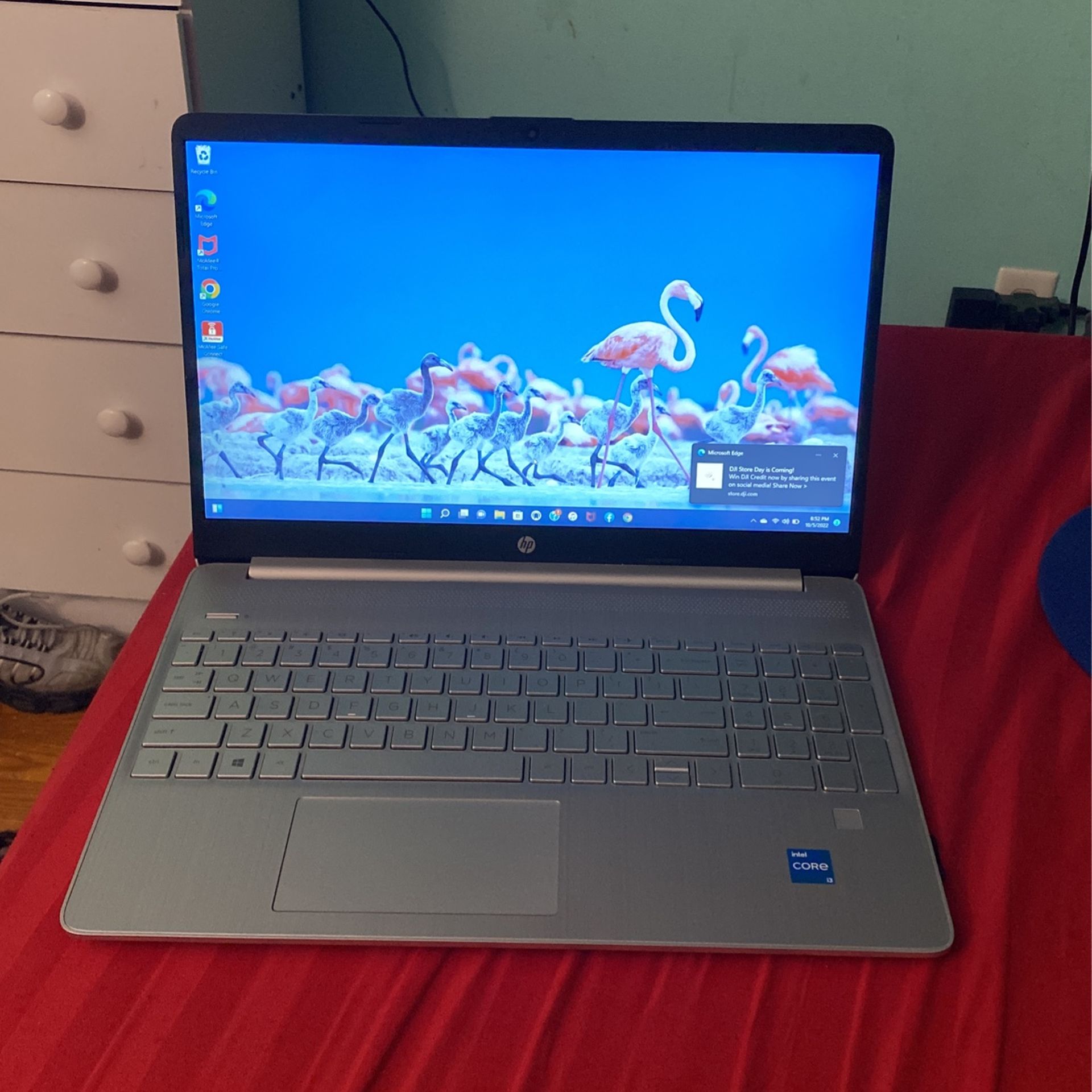 1 Year Old Hp Laptop *Trade For A MacBook*