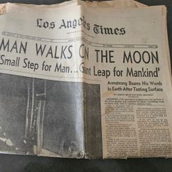 1969 MAN WALKS ON THE MOON, JULY 21, LOS ANGELES TIMES SECTION 1, 16 PAGES