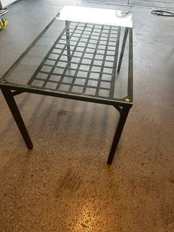 $65 FIRM !!! Glass Top Metal Frame Dining Table! No chairs