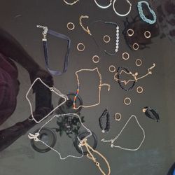 28 Pieces Of Jewlery