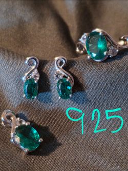 *NEW, NEVER WORN* 925 Silver Emerald Green Stone Jewelry Set NEVER WORN