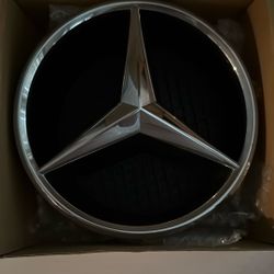 Mercedes Emblem 