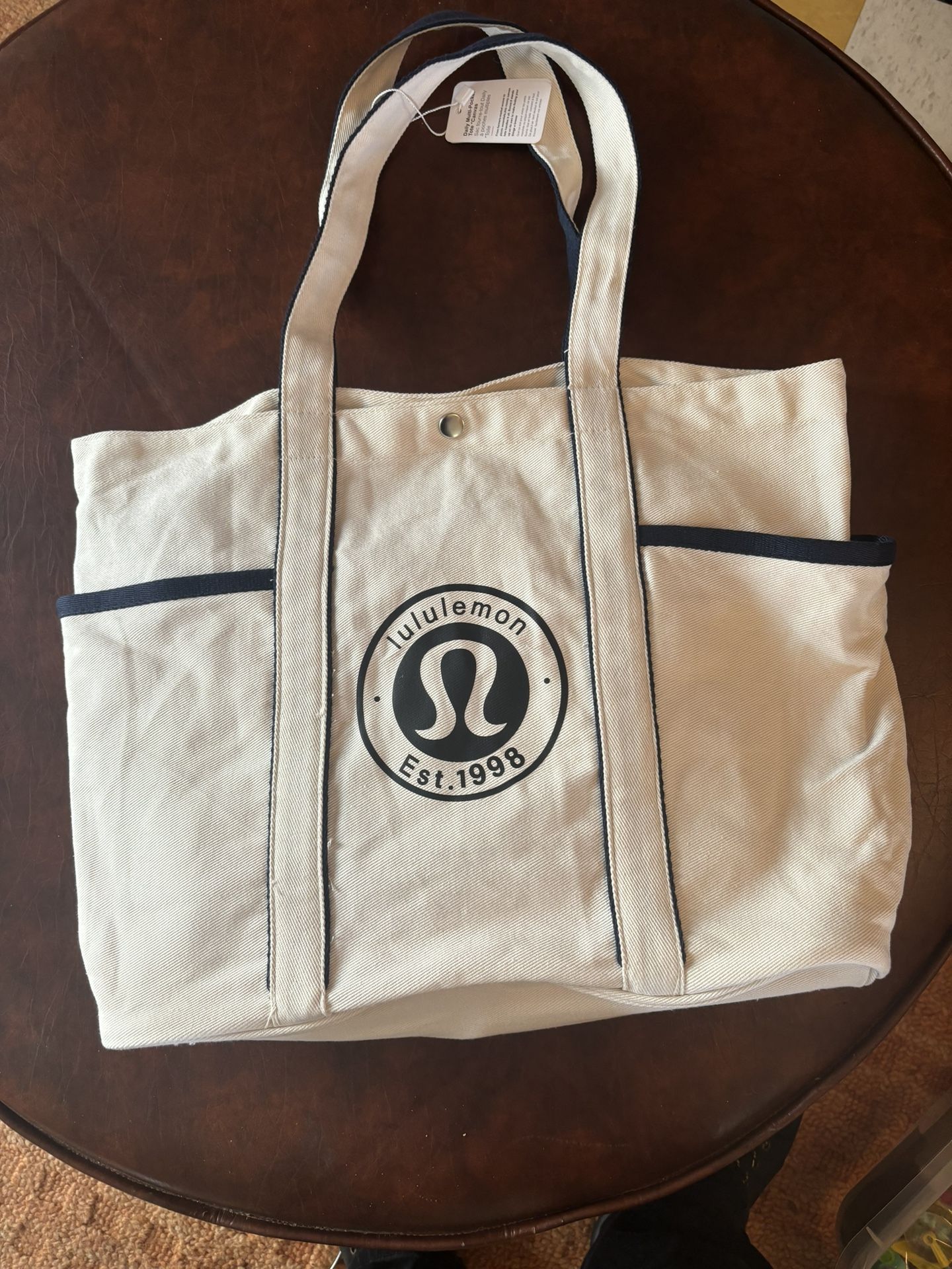 Lulullemon Tote