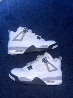 White Jordan 4s 9.5