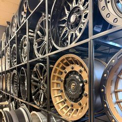 17x9 Rims And Tires 35/1250/17