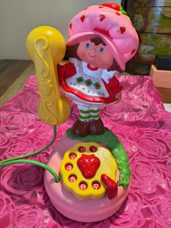 Vintage 1984 strawberry shortcake toy phone