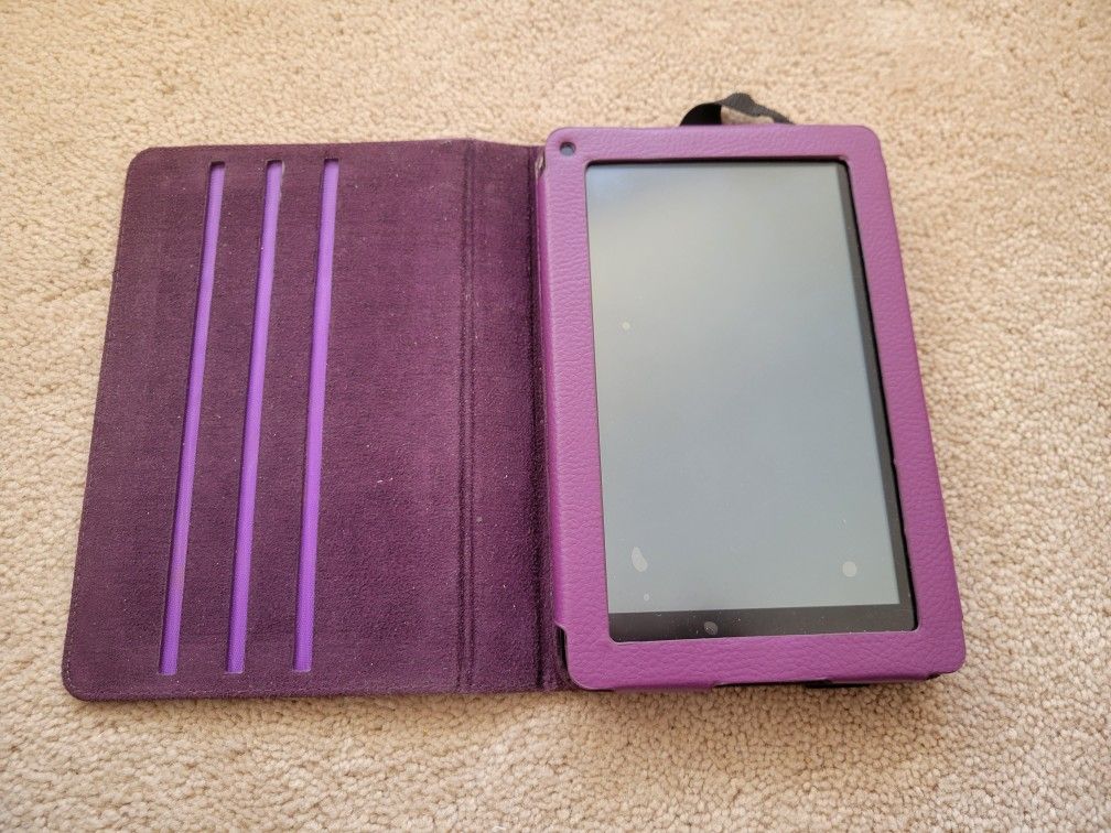 Kindle With Case And Charger