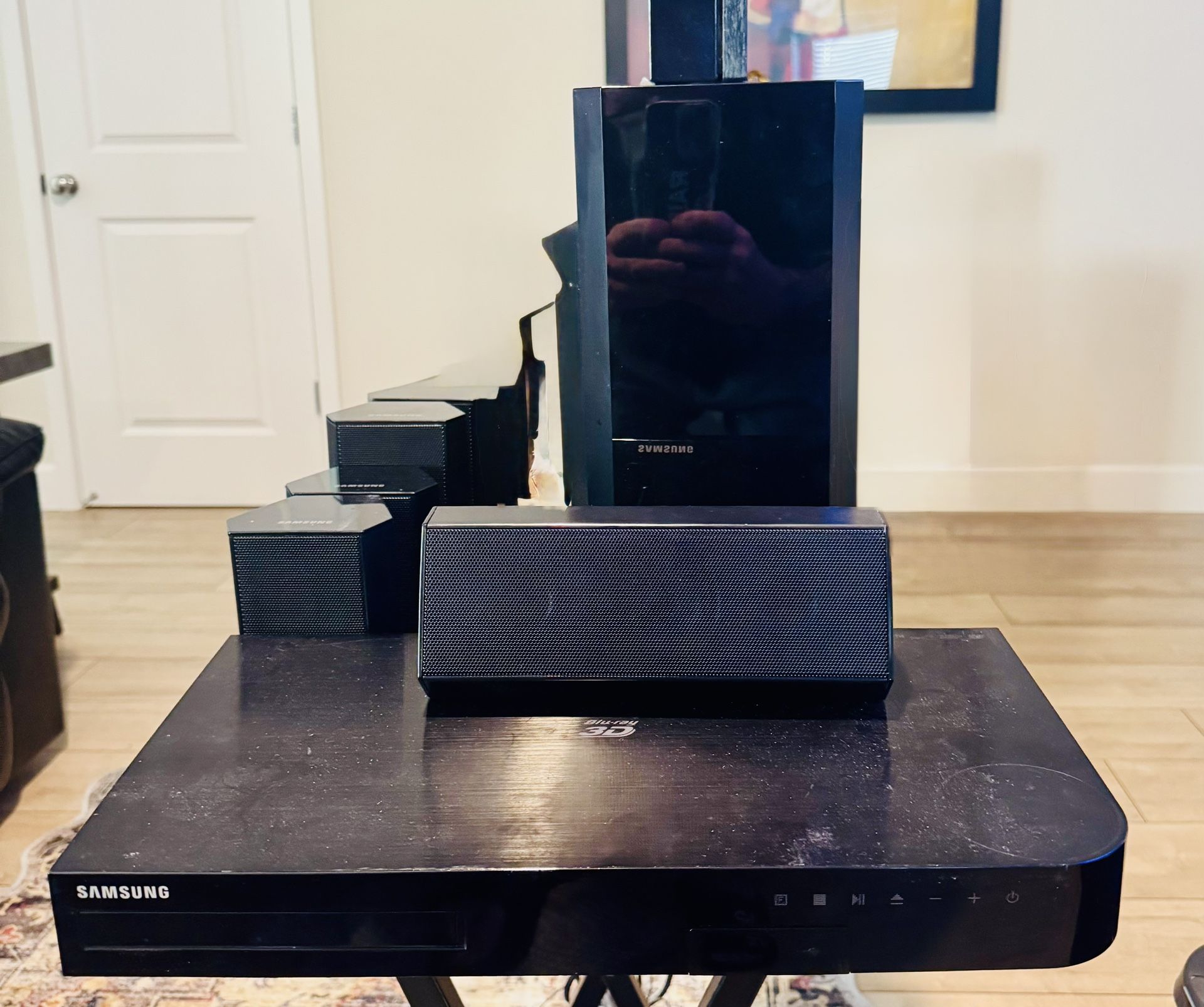 Samsung Surround Sound With 3D BlueRay Player