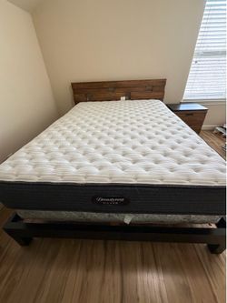 Bedroom set with Mattress Queen size