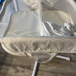 Twin Halo bassinet 