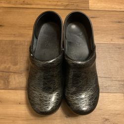 Dansko Nurse Shoes sz 37