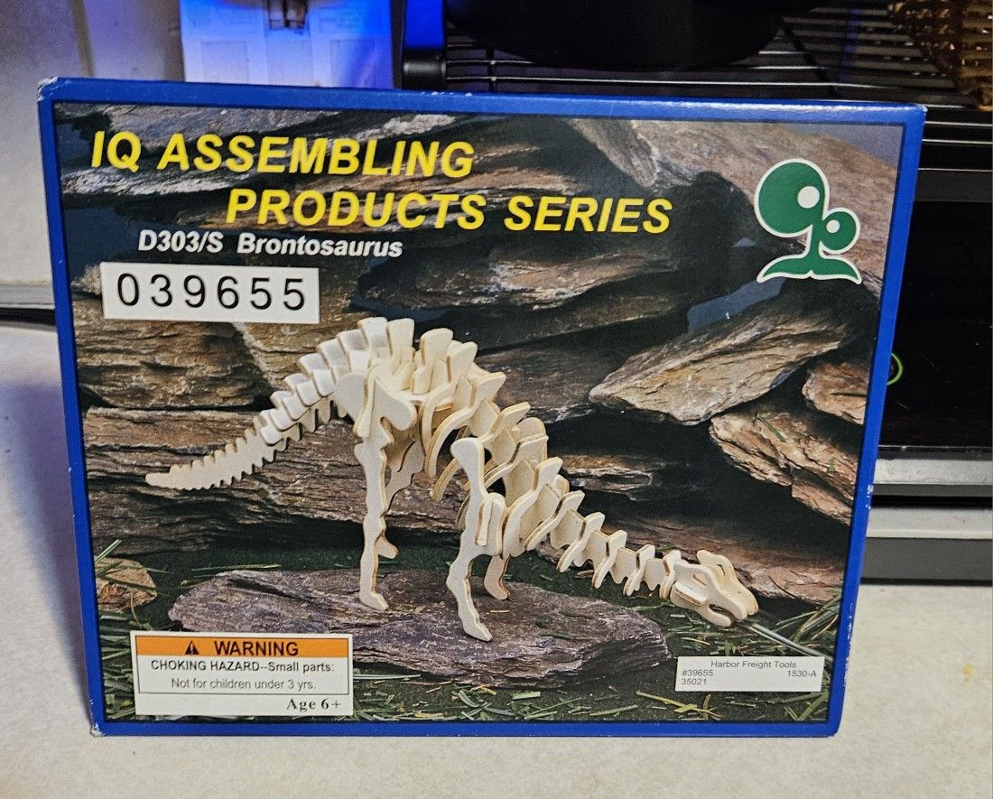 New IQ Assembling Products Series D39655 Brontosaurus 3D Wood Puzzle