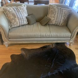 antique tan/cream couch 
