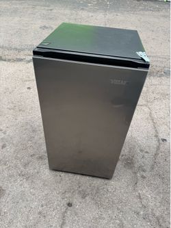Stainless steel beverage cooler mini fridge refrigerator with no freezer