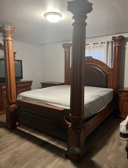 Cal King Size Bed & Dressers
