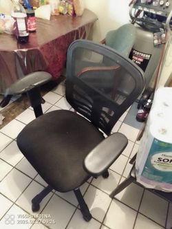 Bonita silla para oficina buena barata $20 Dlls