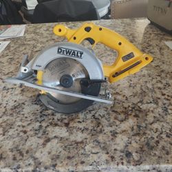 Dewalt Saw 