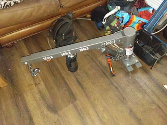a hydraulic pickup truck bed crane