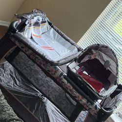 Baby Trend Deluxe II Nursery Center 