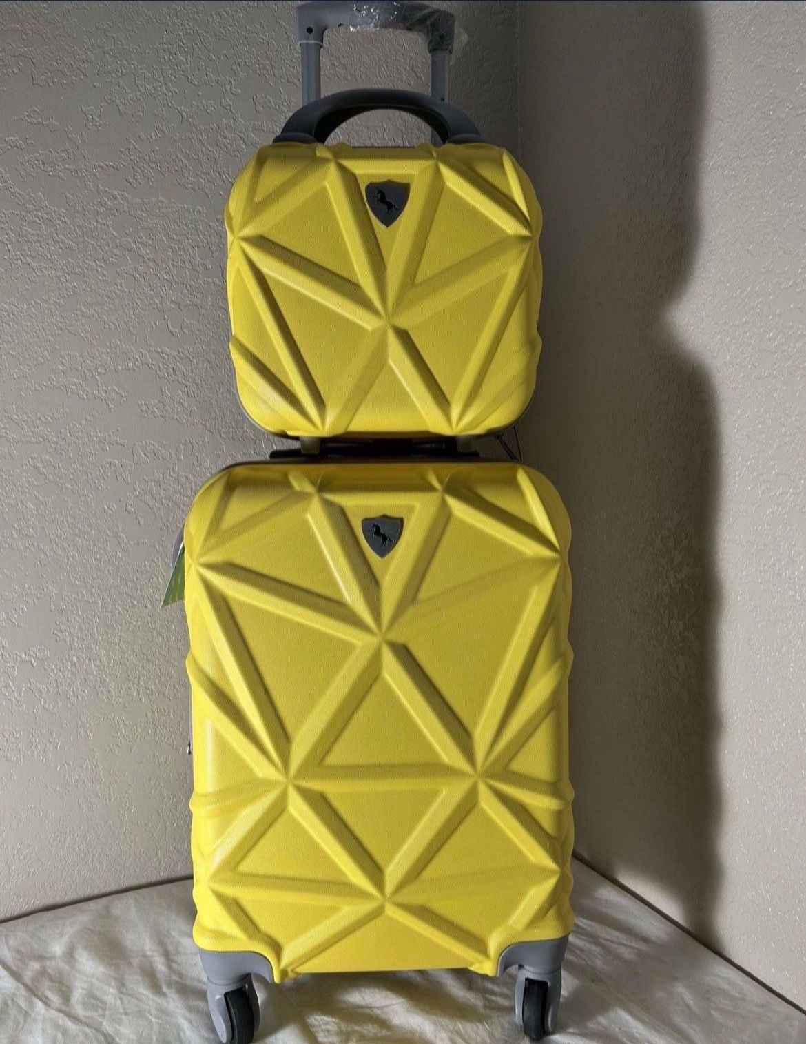 AMKA Gem 2Pc. CarryOn Hardside Cosmetic Luggage Set New for Sale in