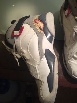 Como nuevo Jordán size 4-5y