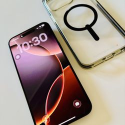 Apple iPhone 15 Pro Max 256GB! Factory Unlocked ! Perfect Condition!!! Come With Case And Phone Only!! 