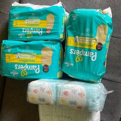 A Bundle Of New Born And Size 1 Diapers (158 Total Diapers) 