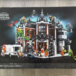 New LEGO Batman Arkham Asylum 76300